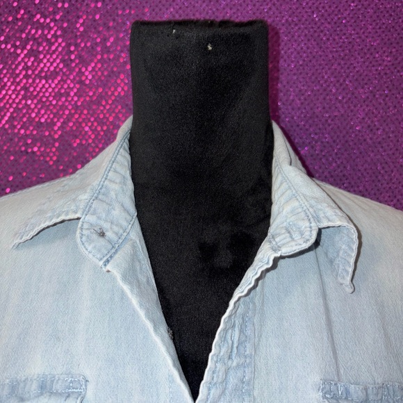 🆕💜 Wrangler Comfort Flex Light Wash Button Down Shirt M Western Denim - Picture 6 of 15